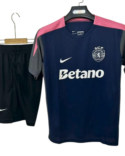 Kit Nike Camisola + Calção Sporting Clube de Portugal 25/26 Pré Jogo