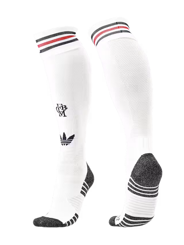 Kit Adidas Bayern Munchen Camisola + Calção 26/27  Equipamento Secundário