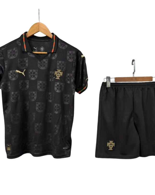 Kit Puma Seleção Portuguesa de Futebol Camisola + Calção 25 / 26 Versão Pantera Negra