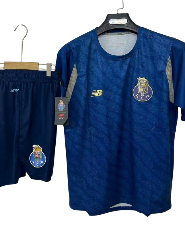 Kit New Balance Camisola + Calção Futebol Clube do Porto 25/26 Treino